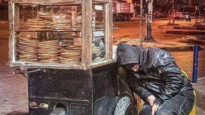 التقط هاتف زوجته المشابِهَ لهاتفه بدون قصد