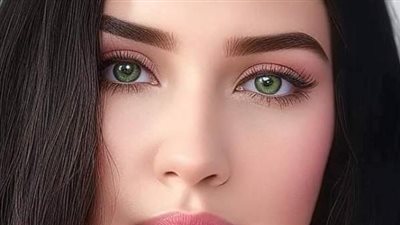 تقف وترتعد من منظر زوجها وهو