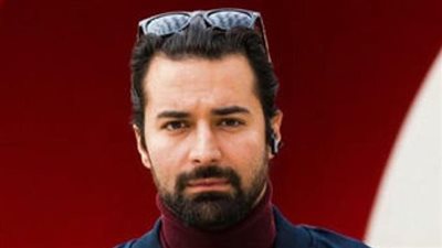 ازاي ألمسها وانا مش طايقها
