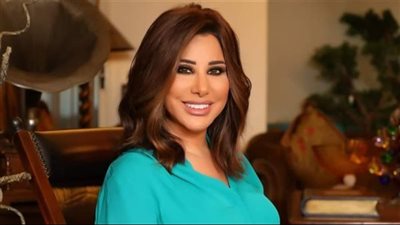 شاب بلا ادنى خجل اقترب من نجوى كرم ورمى الدولارات عليها ما فعلته به في المسرح