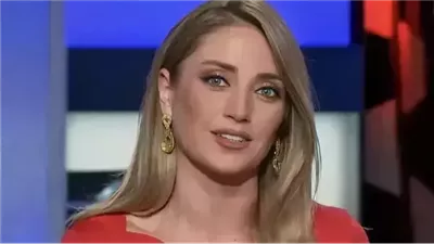 ماذا فعلت أجمل مذيعة عربية عندما اعتقدت انها ليست على الهواء..
