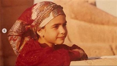 هذه الطفلة أصبحت أجمل وأشهر فنانة حاليًا.. من هي؟