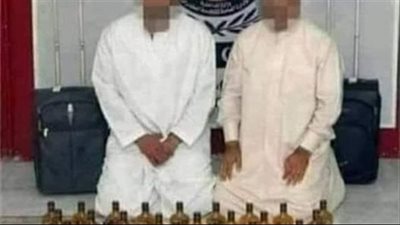 شابين من المدينة المنورة