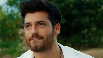 جاسر بيه جي النهارده يا بنات