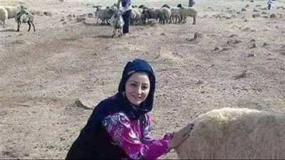 يُحكى أن شيخاً (يذكر أن أسمه العود السعيدي)