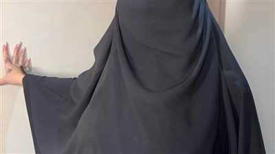 هذه السيدة فنانة شهيرة شديدة الجمال فاجــئت الكل بالنقاب في رمضان 2025.. عرفتها؟.. ركز اوووي هاتعرفها
